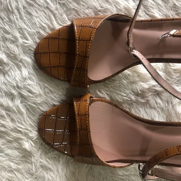 Ankle strap stilletos - Picture 3 of 7